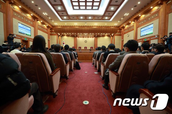 박근혜 대통령 탄핵심판 첫 공개변론 '관심집중'