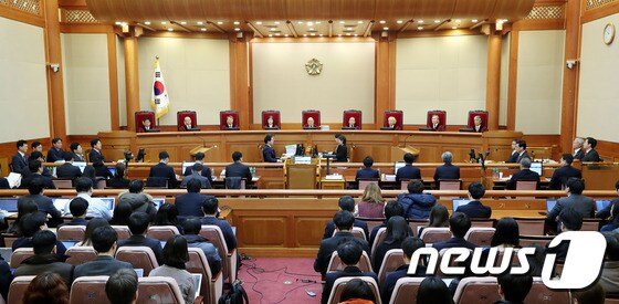 朴 대통령 탄핵심판 2차 공개변론 열린 헌법재판소