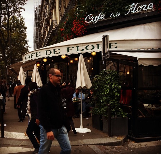 카페 드 플로르(Café de Flore). 파리의 카페 안에서는 명사들의 토론이 끊이지 않았다.© News1