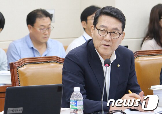 신창현 더불어민주당 의원 © News1 진현권 기자