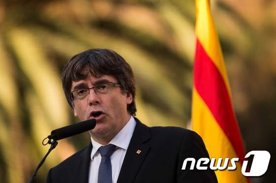 스페인 중앙정부는 오는15일(현지시간)까지 카를로스 푸지데몬 수반에게 카탈루냐 독립선언 여부를 결정하라고 요구했다. (자료사진) © AFP=뉴스1