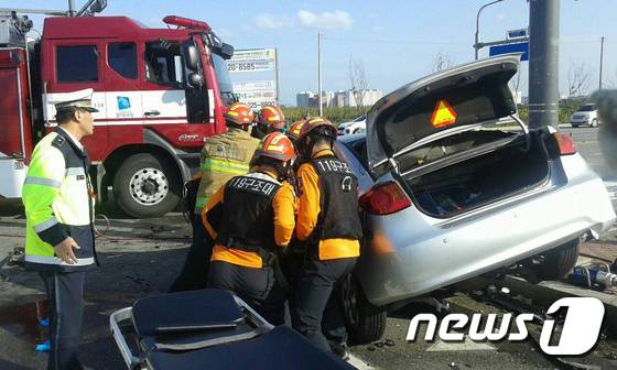 수원 호매실사거리 교통사고 현장. © News1