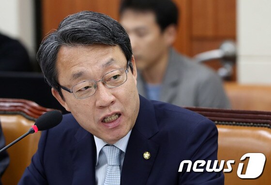 김성식 바른미래당 의원. 2017.10.23/뉴스1 © News1 박정호 기자