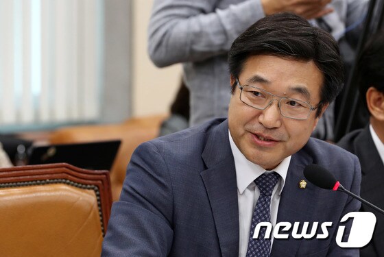 윤호중 더불어민주당 의원. © News1 박정호 기자