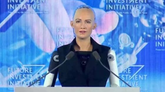 사우디아라비아 시민권 받은 로봇 '소피아'(출처:유튜브)