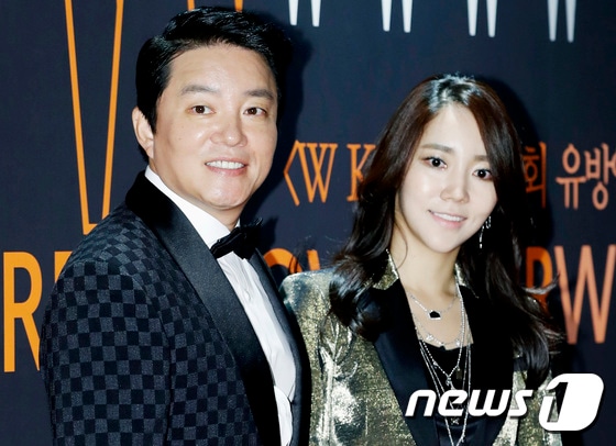 배우 이범수, 이윤진(오른쪽) © News1 권현진 기자