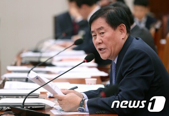 최경환 자유한국당 의원. 뉴스1 © News1 오대일 기자