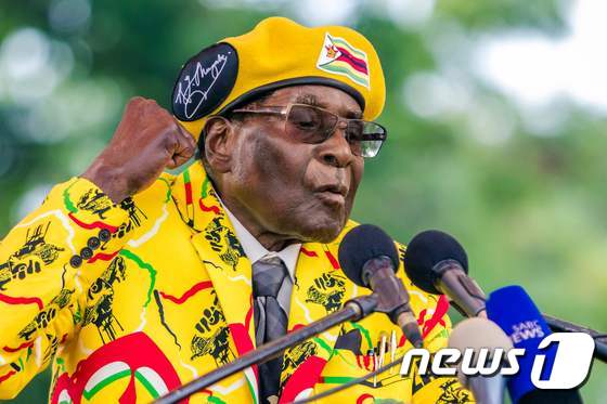 짐바브웨의 독재자 로버트 무가베 대통령. © AFP=뉴스1