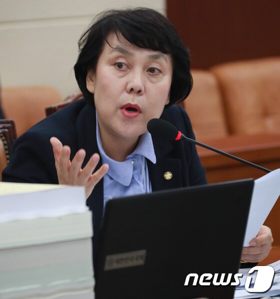 정춘숙 더불어민주당 의원. 뉴스1 © News1 이동원 기자