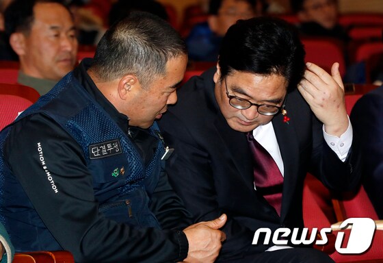 장옥기 전국건설노동조합 위원장(왼쪽)/뉴스1 © News1 안은나 기자