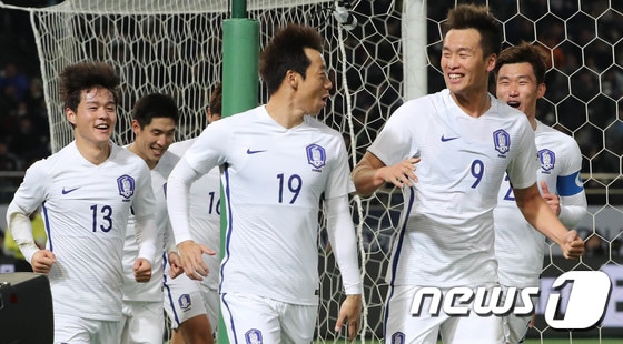 일본전에 4골을 몰아 넣은 한국 축구대표팀./뉴스1 DB  © News1 이재명 기자