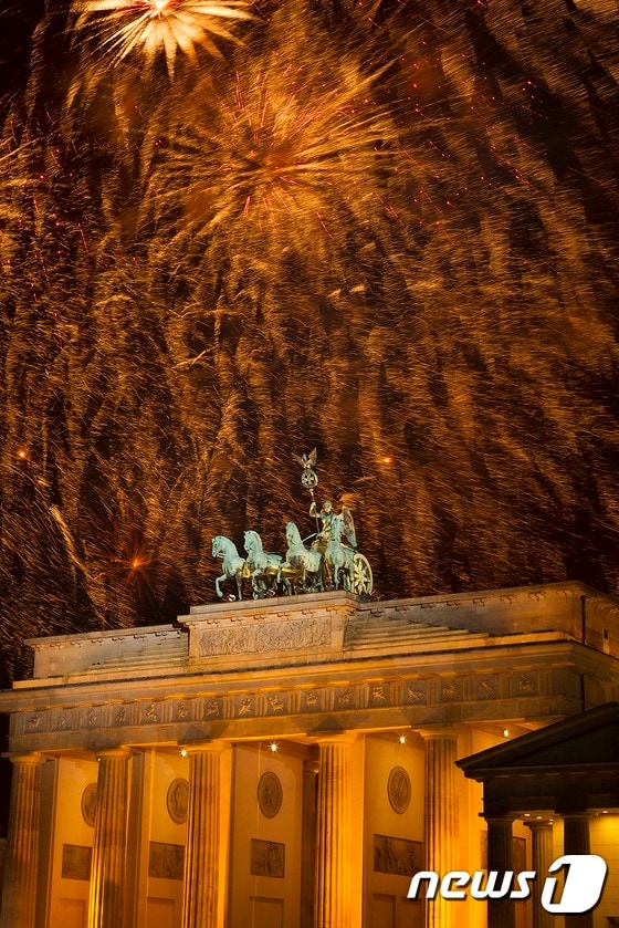 브란덴부르크 불꽃축제©visitBerlin