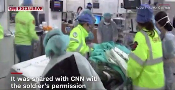 4일(현지시간) CNN이 단독 입수해 보도한 귀순 북한군 병사의 이송 및 수술 영상. (사진=CNN 보도 캡처) © News1