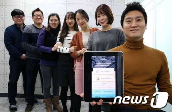 박종호 에이치메디플래닛 대표(맨 오른쪽)와 직원들.  © News1 손형주 기자