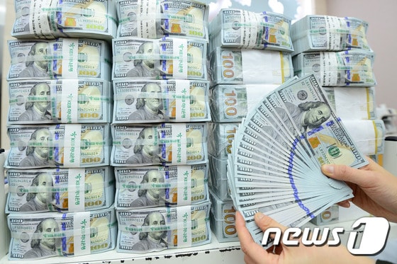미국 100달러 지폐/ 2017.2.2/뉴스1 © News1 임세영 기자
