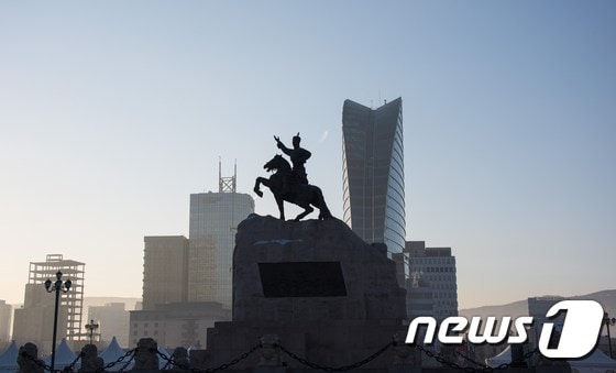 몽골 수도 울란바토르의 수흐바타르 광장. © AFP=뉴스1