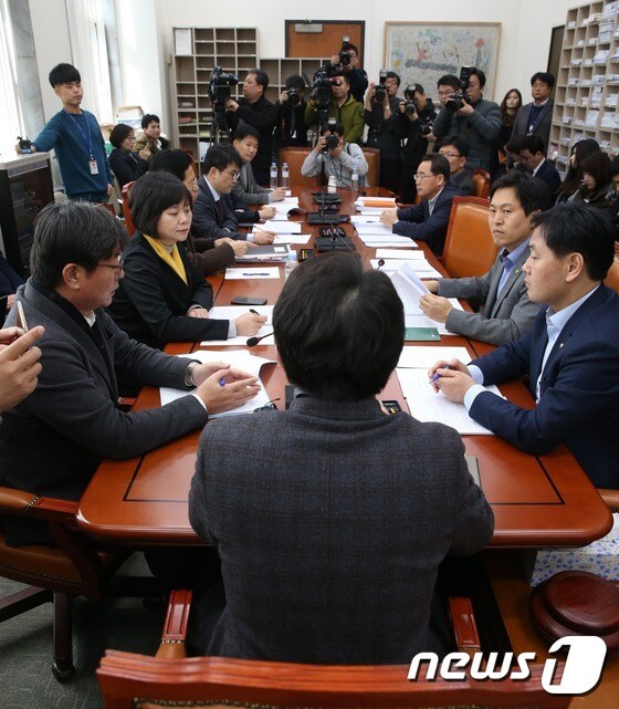 탄핵소추위원단 '최정 점검 회의'