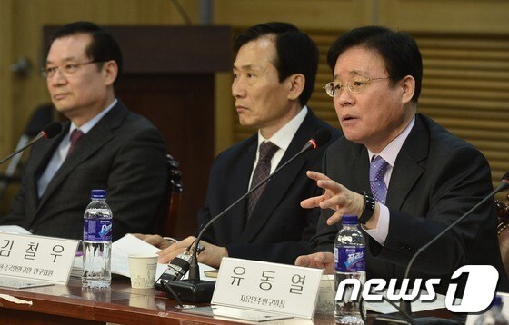 유동열 자유민주연구원장(맨 오른쪽). 2017.2.27/뉴스1 © News1 민경석 기자