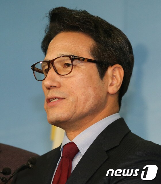 '황교안 대행 탄핵 거부' 의사 밝힌 정병국 대표