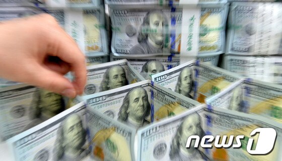 미국 달러/ 2017.2.6/뉴스1 © News1 박지혜 기자