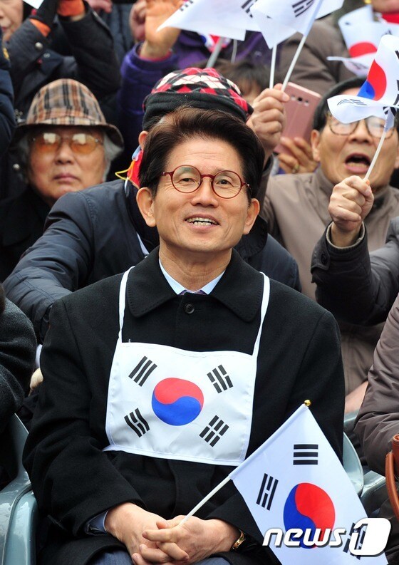 '탄핵반대 집회 참석한 김문수'