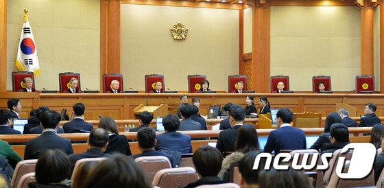 이정미 소장 권한대행과 헌법재판관들. 2017.2.9/뉴스1 © News1 박지혜 기자