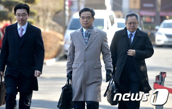탄핵심판 변론 참석하는 대통령측 변호인단