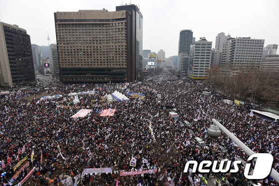 서울광장 가득메운 '탄핵반대'