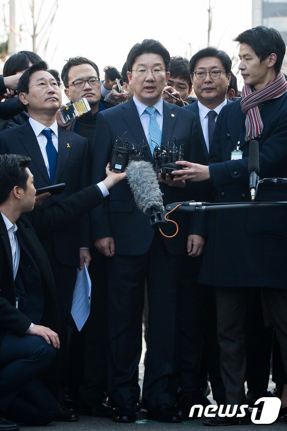 국회 탄핵소추위원단 '재판관 8명 현명한 결정 기대'