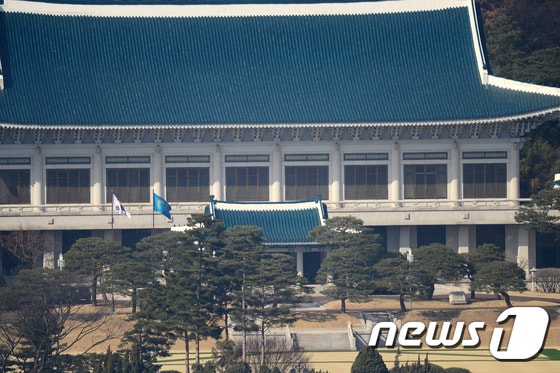 박근혜 대통령 탄핵 심판 '인용' 선고가 내려진 10일 청와대가 조용한 모습을 보이고 있다.  2017.3.10/뉴스1 © News1 임세영 기자