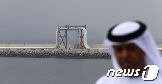 아랍에미리트 푸자이라의 석유 파이프라인. © AFP=뉴스1