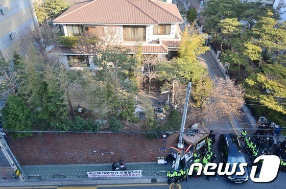 서울 강남구 삼성동 박근혜 전 대통령 자택 모습. 뉴스1 DB © News1
