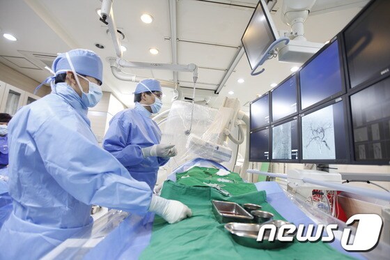 방사선색전술 시술 (대전성모병원제공)© News1