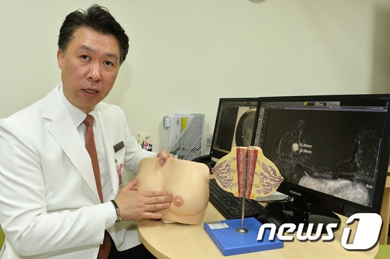 김성원 대림성모병원장은 분당서울대병원 교수로 재직하면서 유방암 환자 3000명을 수술한 경험을 대림성모병원 진료 노하우로 활용하고 있다고 밝혔다. /뉴스1 © News1 오장환 기자