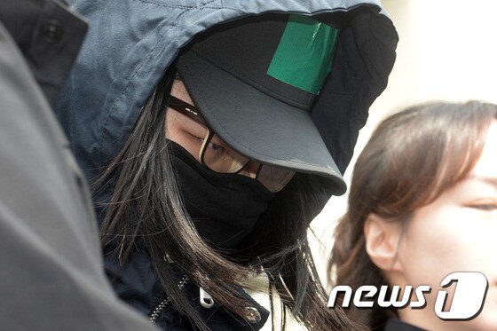 B양이 지난 4월13일 영장실질심사를 받기 위해 인천 남동경찰서에서 인천지방법원으로 이동는 모습. 뉴스1 DB