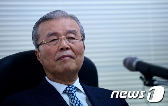 김종인 전 민주당 비대위 대표. 2017.4.30/뉴스1 © News1 박정호 기자