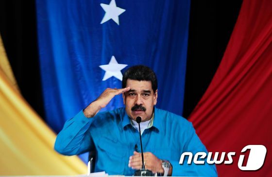 30일(현지시간) 국영TV에 출연한 니콜라스 마두로 베네수엘라 대통령. © AFP=뉴스1