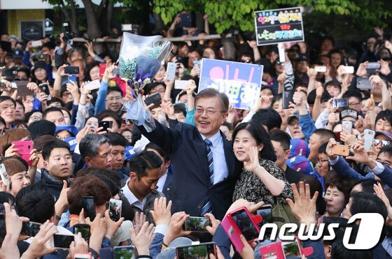 문재인 더불어민주당 대선 후보. 2017.5.1/뉴스1 © News1 허경 기자
