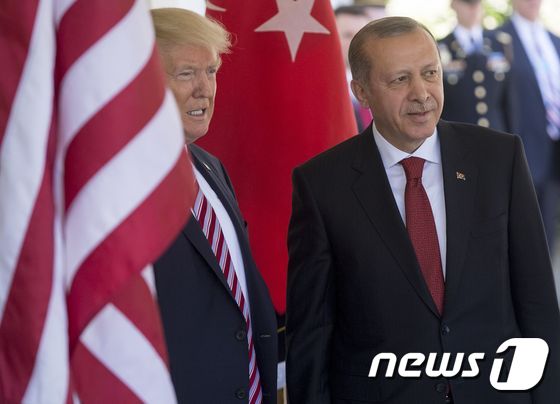 도널드 트럼프 미국 대통령과 레제프 타이이프 에르도안 터키 대통령.(자료사진) © AFP=뉴스1