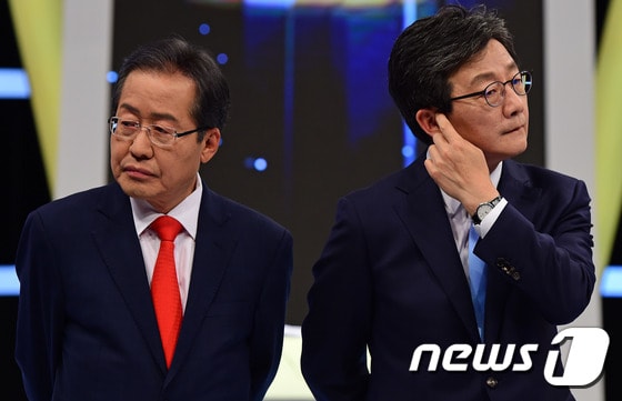 홍준표 자유한국당 대선후보(왼쪽)와 유승민 바른정당 후보. 2017.5.2/뉴스1 © News1 국회사진취재단