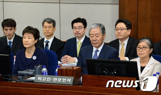 박근혜 전 대통령과 최순실씨© News1 사진공동취재단