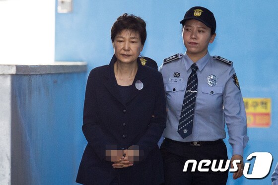 뇌물혐의 등으로 구속기소 된 박근혜 전 대통령. /뉴스1 © News1 유승관 기자