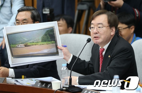 강효상 자유한국당 의원. 2017.5.24/뉴스1 © News1 허경 기자