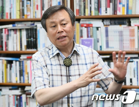 문화체육관광부 장관 후보자에 지명된 도종환 의원/뉴스1 © News1