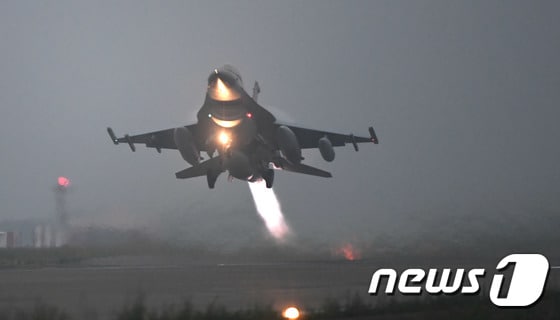 공군 KF-16 전투기. (공군 제공) ⓒ News1