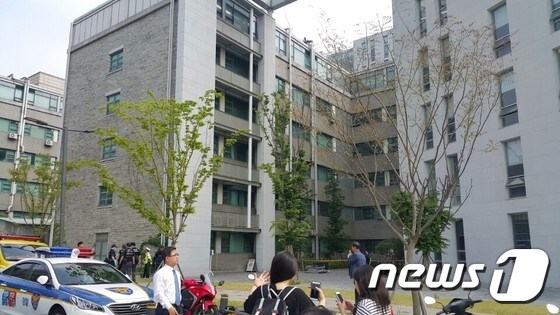 13일 오전 폭발사고가 발생한 서울 서대문구 연세대학교 1공학관 모습(독자제공)© News1