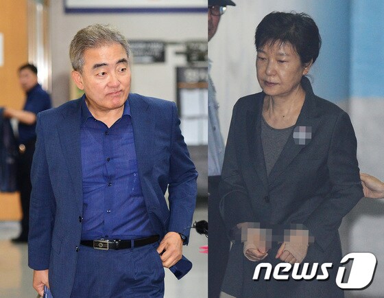 유진룡 전 문화체육관광부 장관(왼쪽)과 박근혜 전 대통령 © News1 이승배 기자