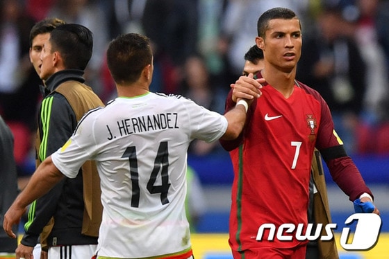 호날두의 포르투갈과 치차리토의 멕시코가 컨페더레이션스컵 1차전에서 2-2로 비겼다. © AFP=News1