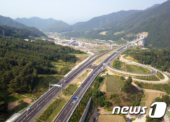 오는 30일 개통하는 동홍천~양양 고속도로