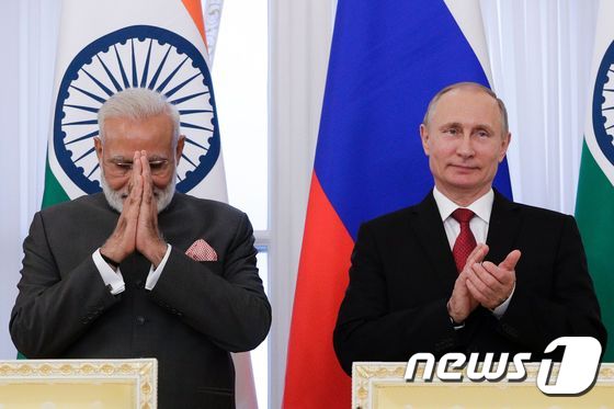 나렌드라 모디 인도 총리와 블라디미르 푸틴 러시아 대통령. © AFP=뉴스1DB
